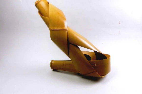 松本破風 作 『のし竹花入』 のし竹オブジェ「双峰」(松本 破風)｜ギャラリージャパン