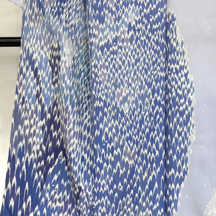 photo Formal Kimono with Design in Yūzen Dyeing "Snowflake"
