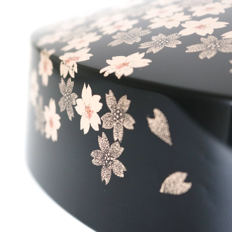 photo Kanshitsu Box with Design in Kinma "Early Evening in Spring"