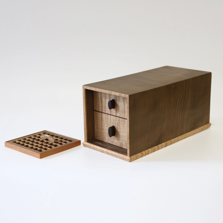 写真：神代杉格子抽斗