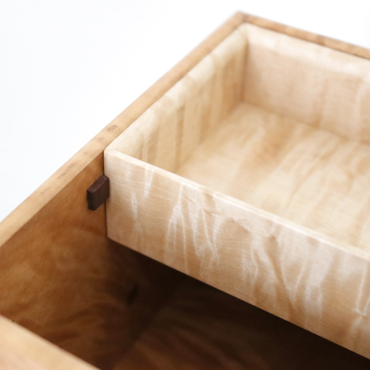 photo Box of Camphor and Horse Chestnut Wood with Inlay Decoration