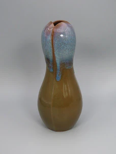 灰釉稜線花入