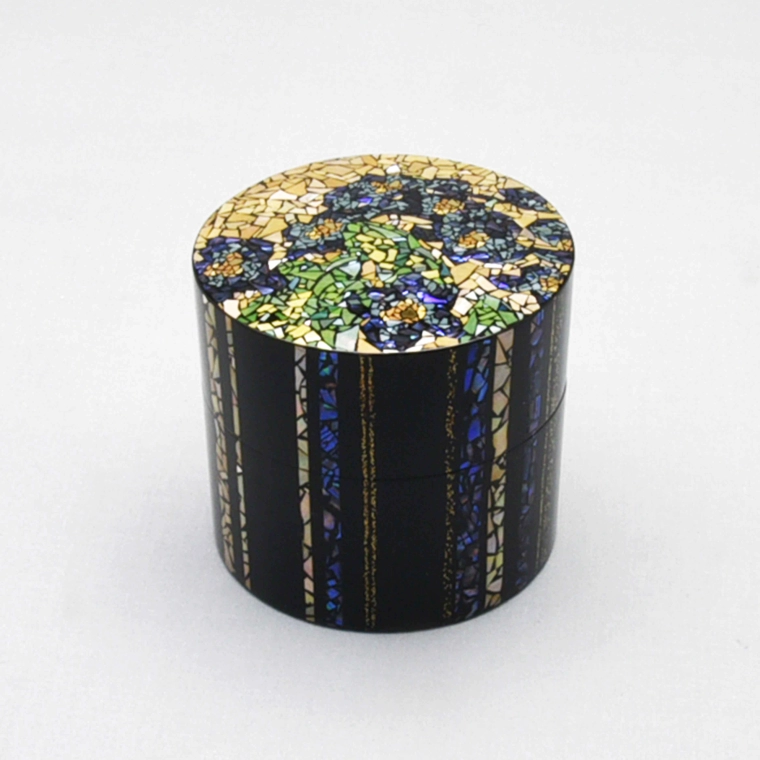 写真:色貝蒔絵茶器「忘れな草」