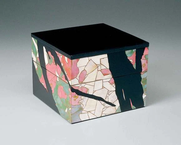 色貝飾重箱「葉桜」
