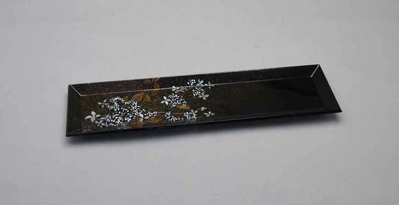 色貝蒔絵軸盆「山の花」