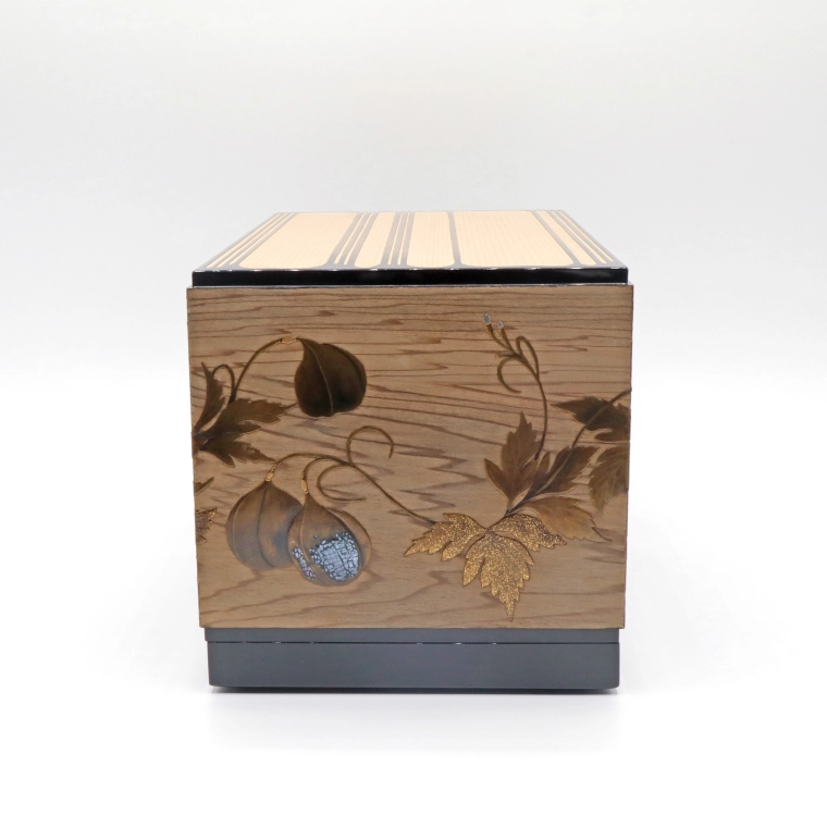 photo Box with Design in Makie on Plain Wood Surface "Summer Shade"