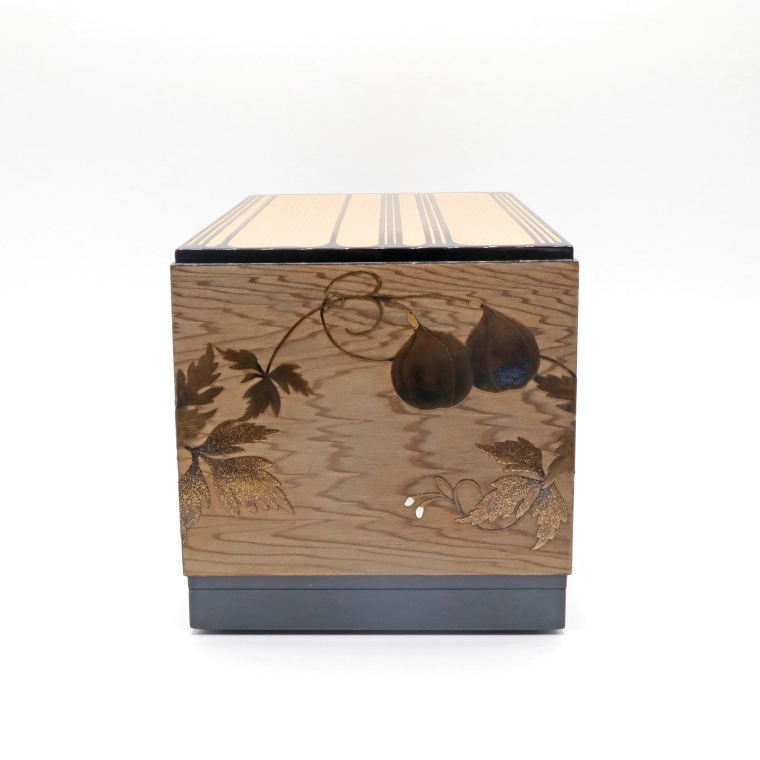photo Box with Design in Makie on Plain Wood Surface "Summer Shade"