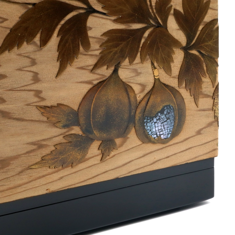 photo Box with Design in Makie on Plain Wood Surface "Summer Shade"