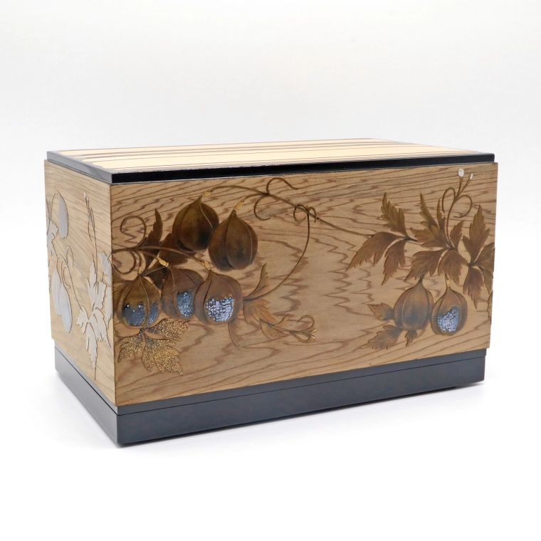 photo Box with Design in Makie on Plain Wood Surface "Summer Shade"