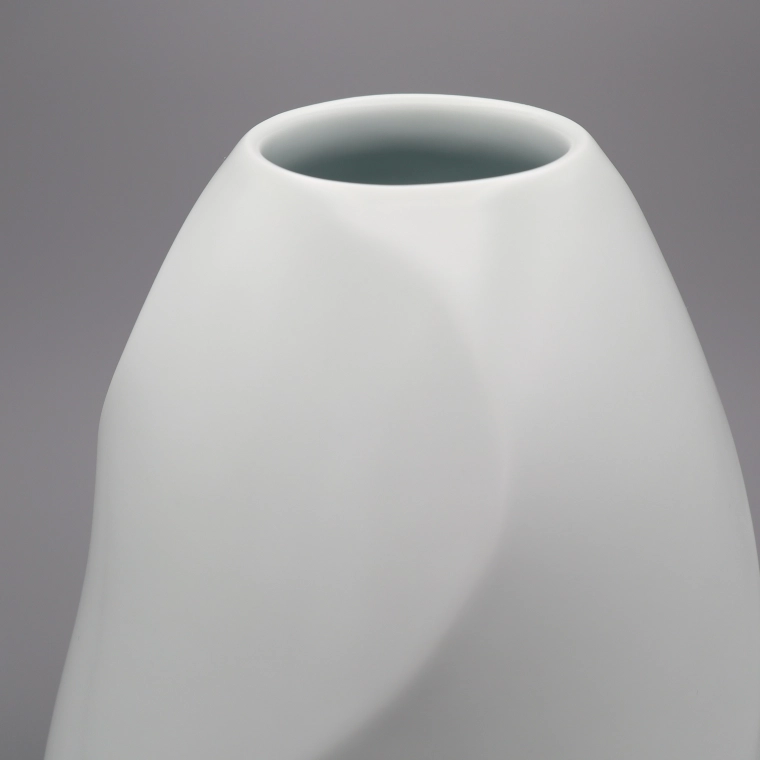 photo White Porcelain Twist Faceted Jar