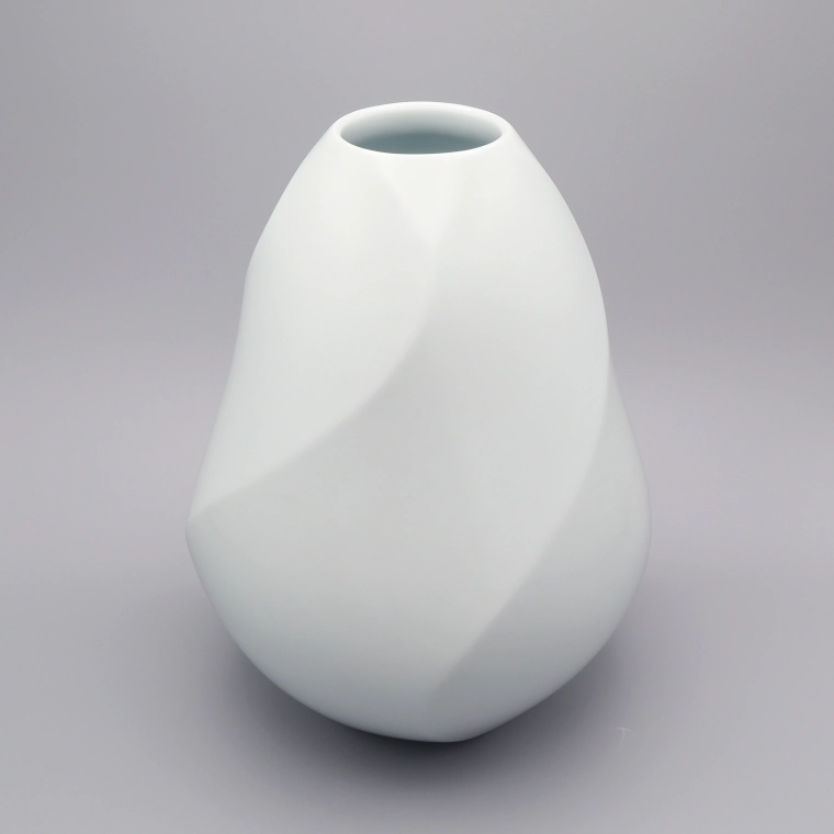photo White Porcelain Twist Faceted Jar