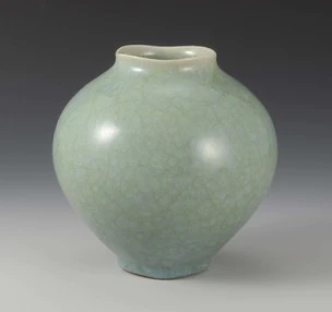 青磁壺