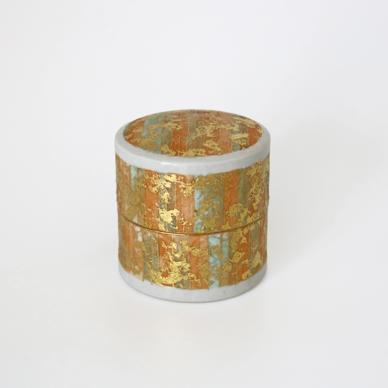 photo Box with Overglaze Enamel and Gold Decoration