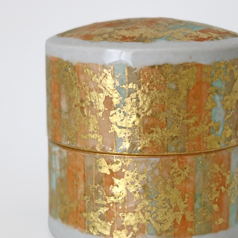 photo Box with Overglaze Enamel and Gold Decoration