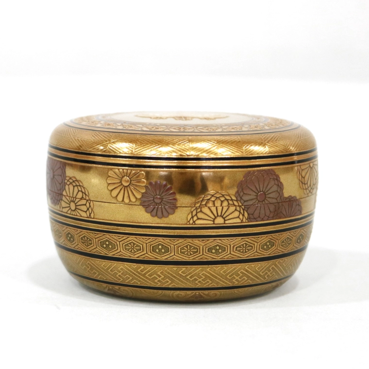 photo Flat Tea Caddy with Fine Patterns in Makie