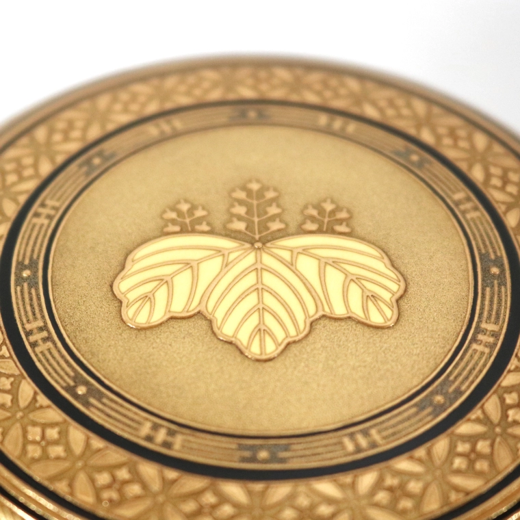 photo Flat Tea Caddy with Fine Patterns in Makie