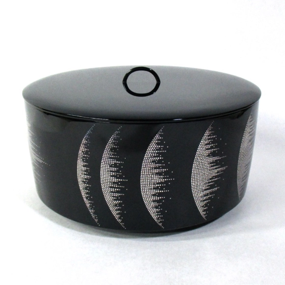 Tea Ceremony Fresh Water Jar with Design in Makie "Continuous"