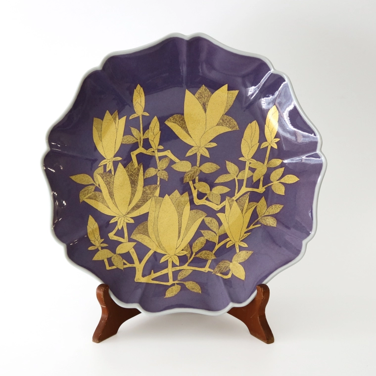 写真：釉裏金彩木蓮文 飾皿