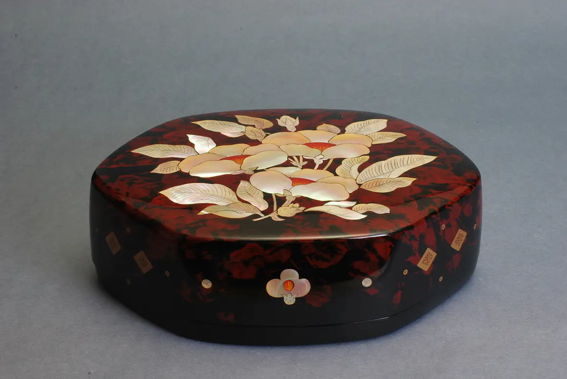花装飾漆器文箱 4つの容器付き m_2x_88759_543e332f2cad6.jpeg.webp