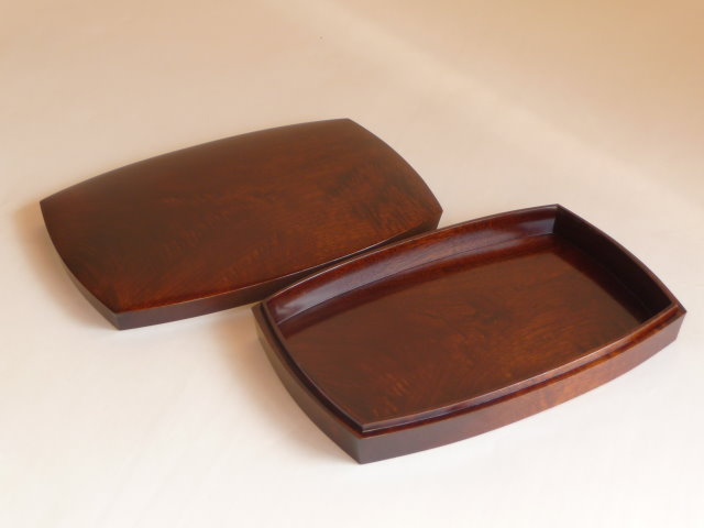 photo Hollowed Box of Black Walnut Coated with Urushi Lacquer
