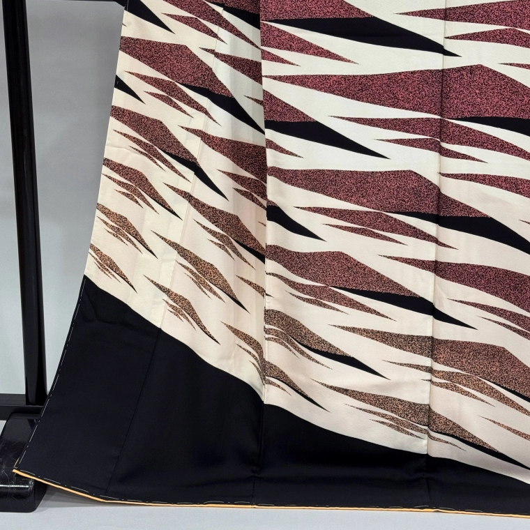 写真：友禅着物「茜雲」