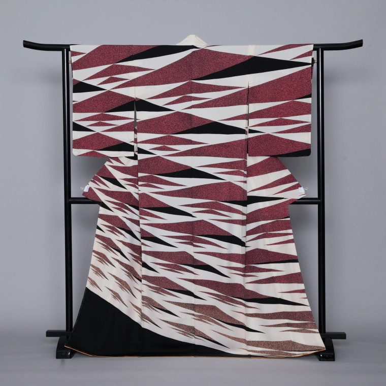 写真：友禅着物「茜雲」