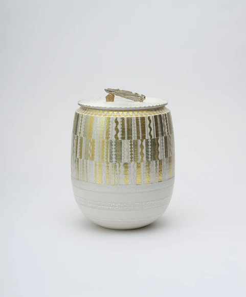 金銀彩蓋物「游ぐ月」(高橋 朋子)｜ギャラリージャパン