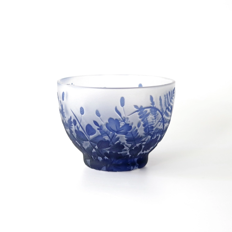 写真：冷茶碗「草にひそむ」
