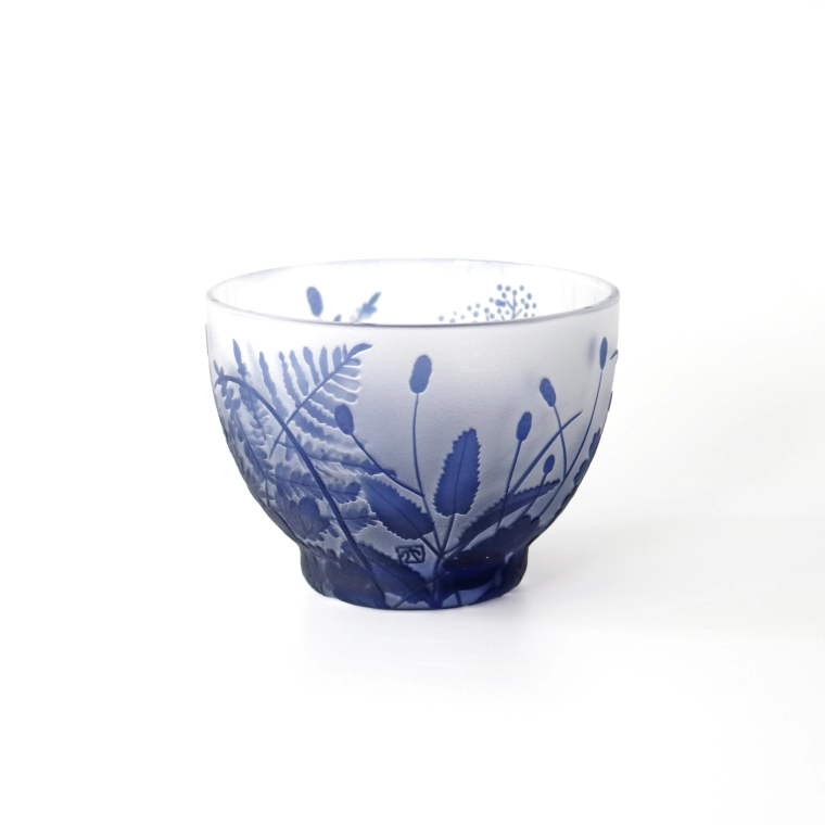 写真：冷茶碗「草にひそむ」