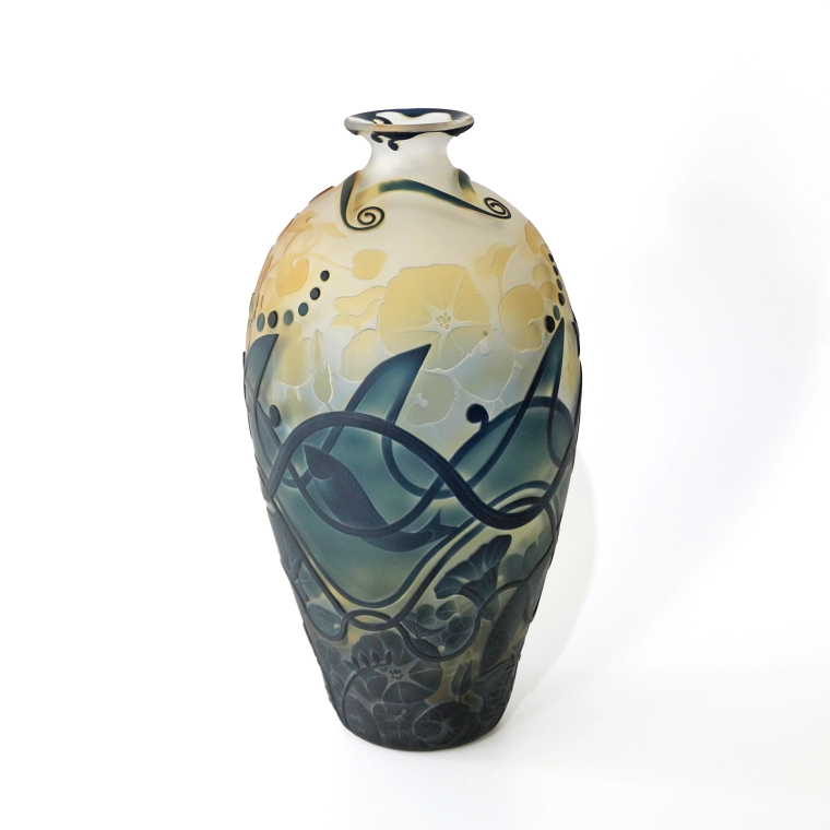 photo Sandblasted flower vase "Playing in the Waves"