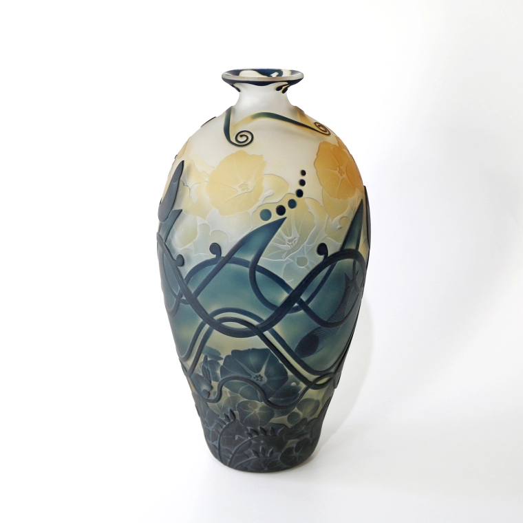 photo Sandblasted flower vase "Playing in the Waves"