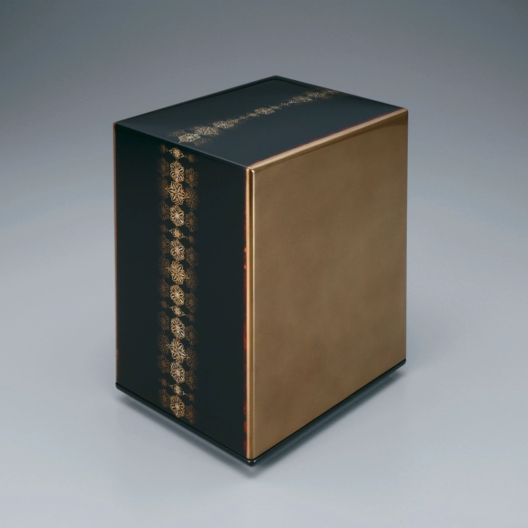 Jewelry Box with Design in Makie "Time"