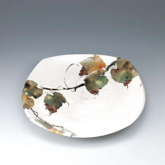 Dish with grape design kaminuki.