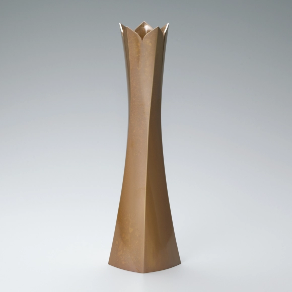 Brass flower vessel. “Five-pointed petal flower”