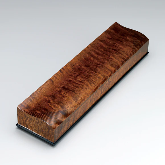 Box of maple wood for tanzaku finished in wiped urushi.