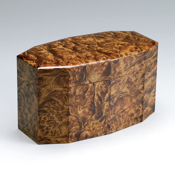 置物 Sakurai Box with design in marquetry and bachiru inlay. (Kyumei