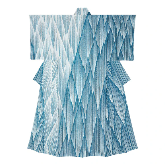 Formal kimono with design in yūzen dyeing. “Waterfall”