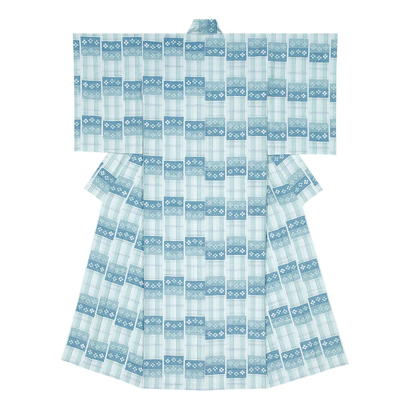 Kimono of tsumugi with kasuri. “The water is getting warmer”