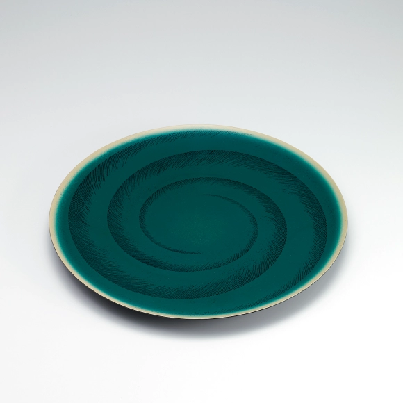 Round tray of shitai with “early summer wind” design in kinma.