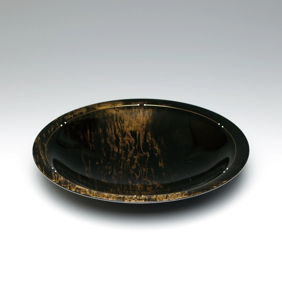 Vessel of horse chestnut wood.