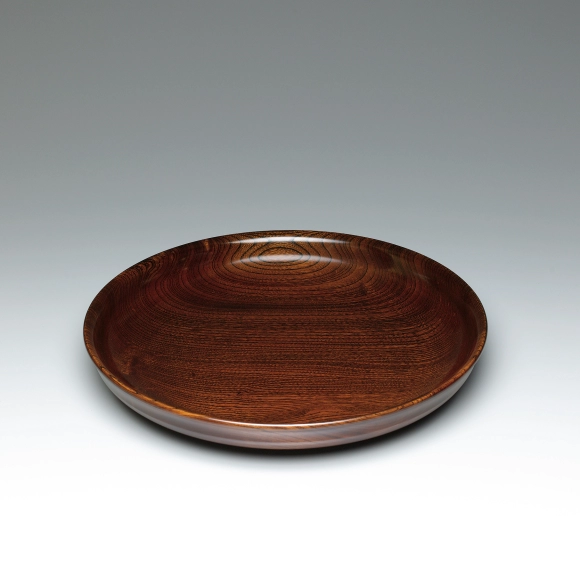 Food vessel of zelkova wood finished in wiped urushi.