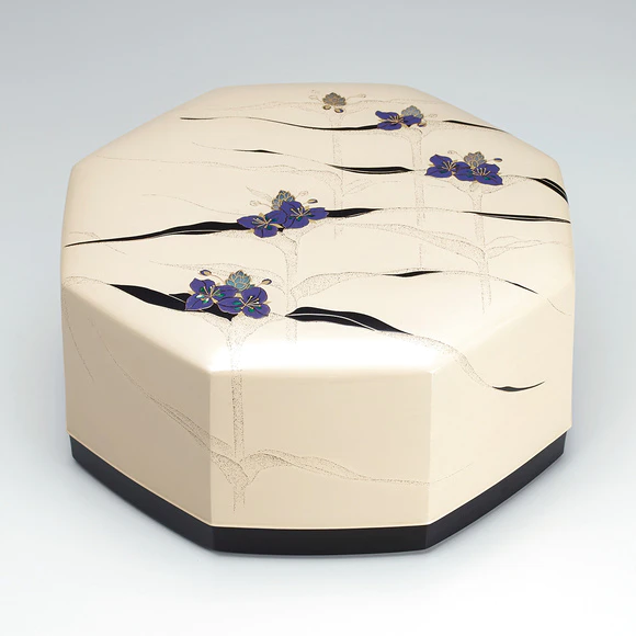 京都の漆芸家作品 聖なるエンジュ材　螺鈿蒔絵香合　蓋物　7.2㌢およそ 京都の漆芸家作品 聖なるエンジュ材 螺鈿蒔絵香合 蓋物 7.2㌢およそ