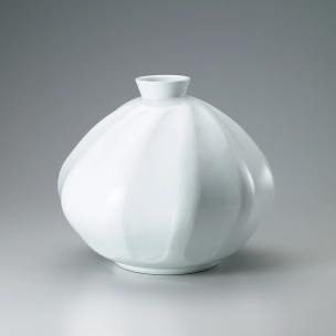 White porcelain faceted jar.