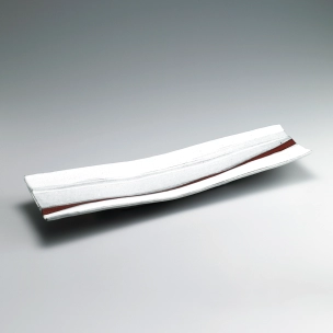 Rectangular dish with white glaze in kakewake style.