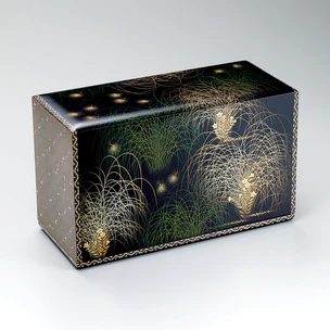Box with design in chinkin. “Sound in the grass”