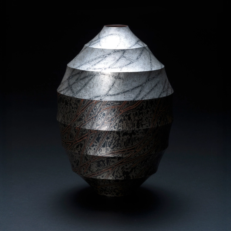 写真:杢目金接合せ花器
