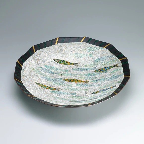 美品「伊藤北斗」作 釉描色絵銀彩筥『月夜の夢』共箱付 壺 つぼ 花瓶 伊藤 北斗 作『釉刻色絵金銀彩ぐい呑』 買取価格相場｜骨董品