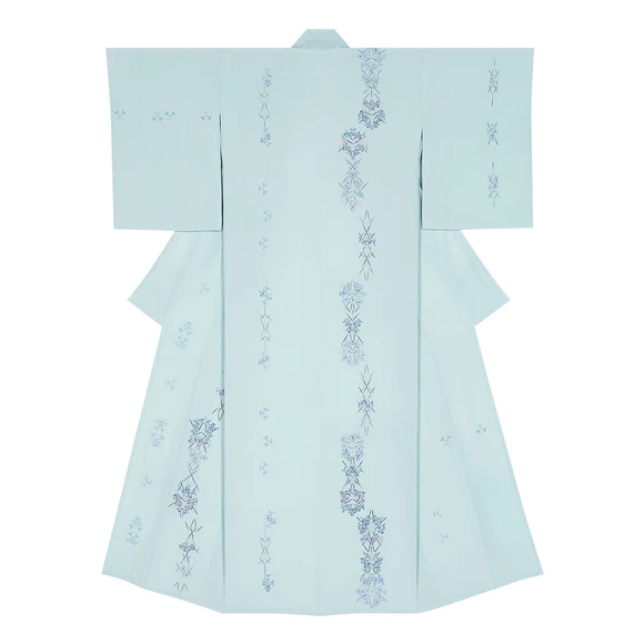 Kimono with embroidery. “Resonance”