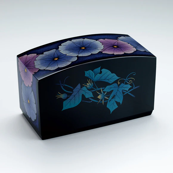 漆工　平安　高橋孝道 作　乾漆松竹梅蒔絵　熨斗押　宝槌　無傷　共箱　古物。 漆工 平安 高橋孝道 作 乾漆松竹梅蒔絵 熨斗押 宝槌 無傷 共箱 古物。