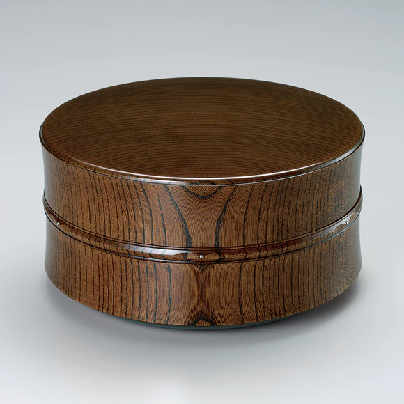 Covered food box of zelkova wood.